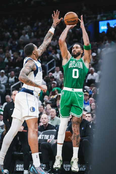 关于从窗口期波士顿凯尔特人复出首秀到关键时刻亚特兰大篮板制胜，奥兰多魔术伤情更新的信息